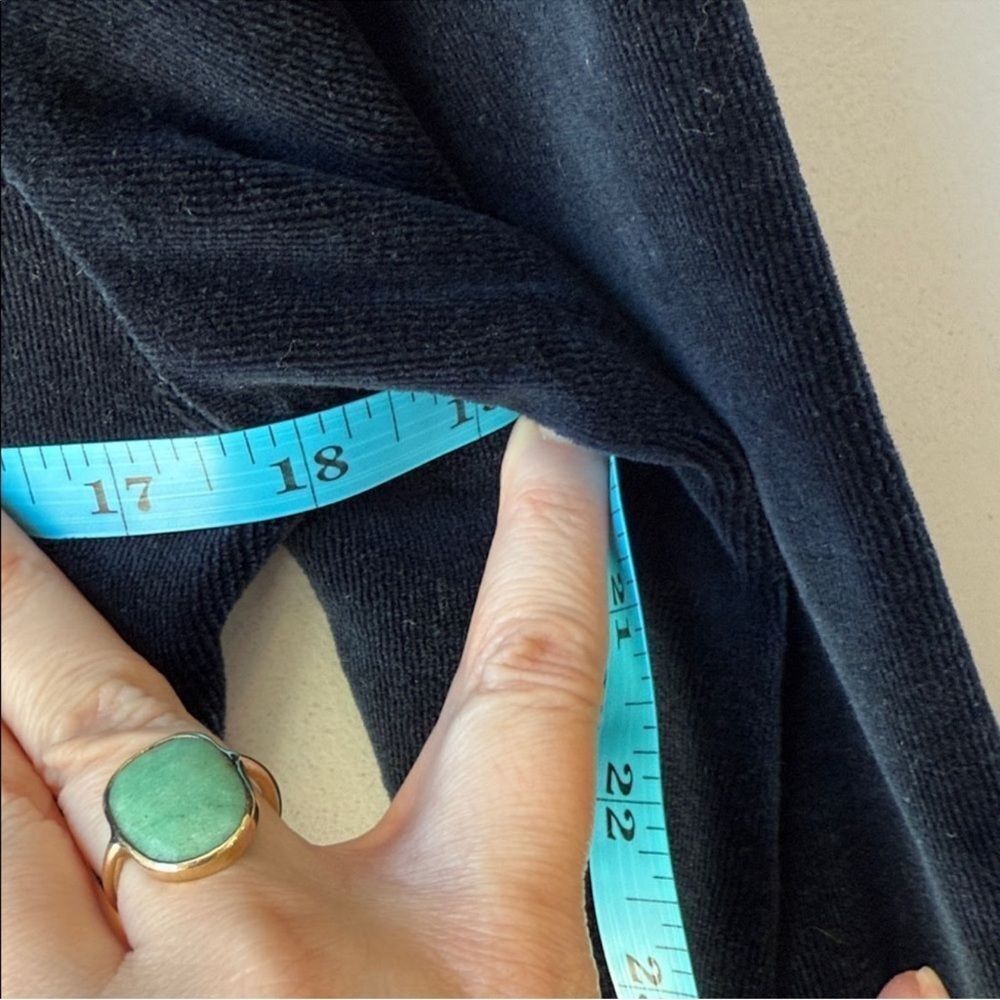 Brandy Melville John Galt Cropped Velour Full Zip Hoodie - Picture 7 of 8